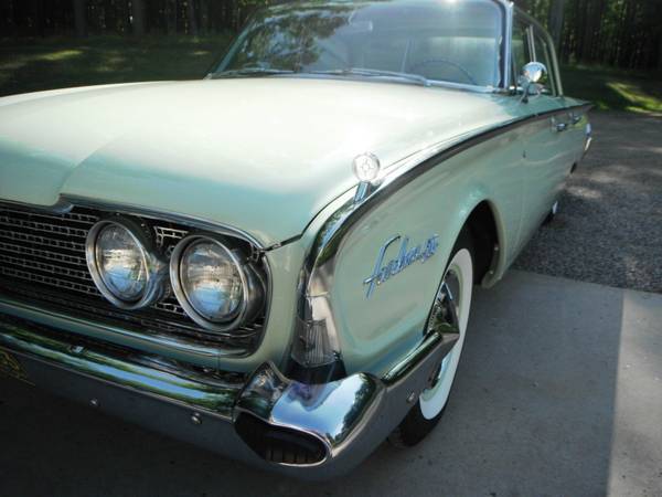 Ford-Fairlane-500-1960