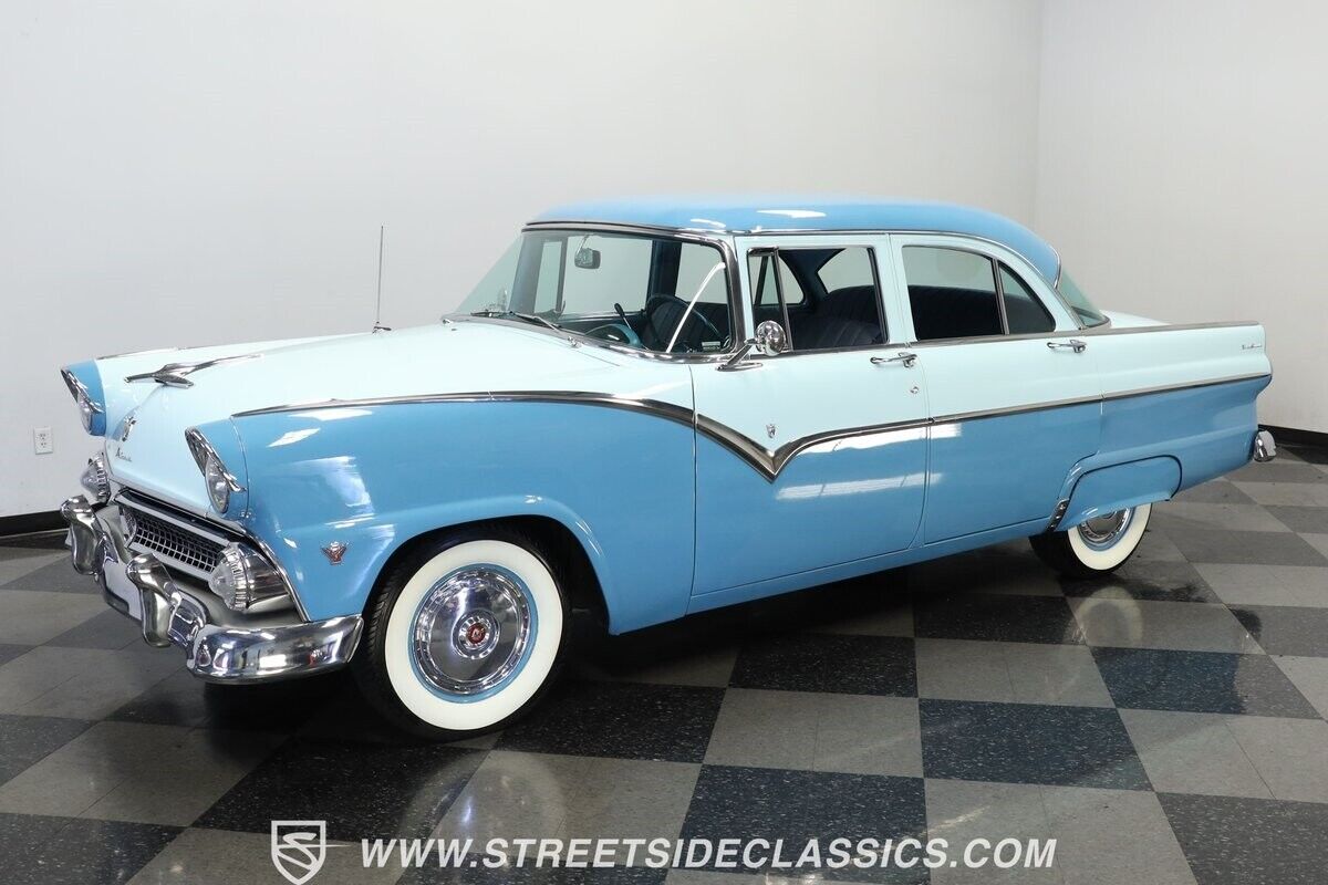 Ford-Fairlane-Berline-1955-5