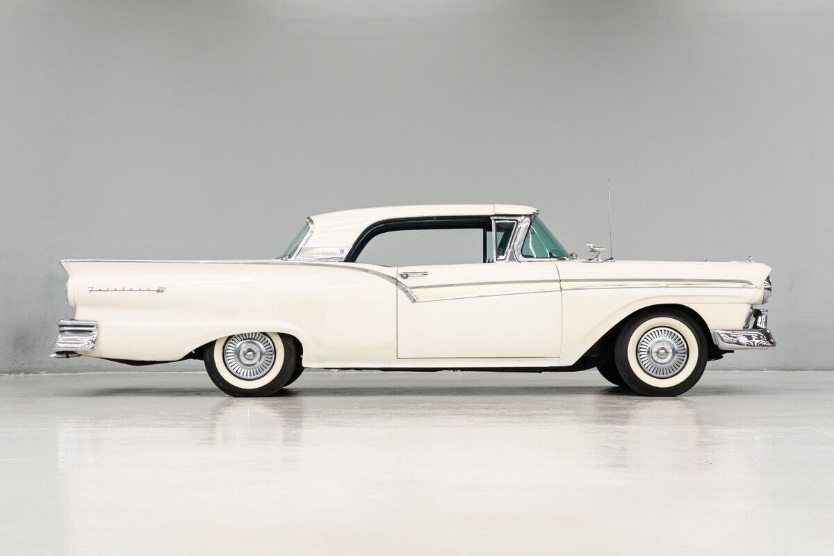 Ford-Fairlane-Cabriolet-1957-7