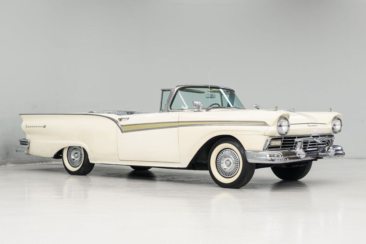 Ford-Fairlane-Cabriolet-1957-8