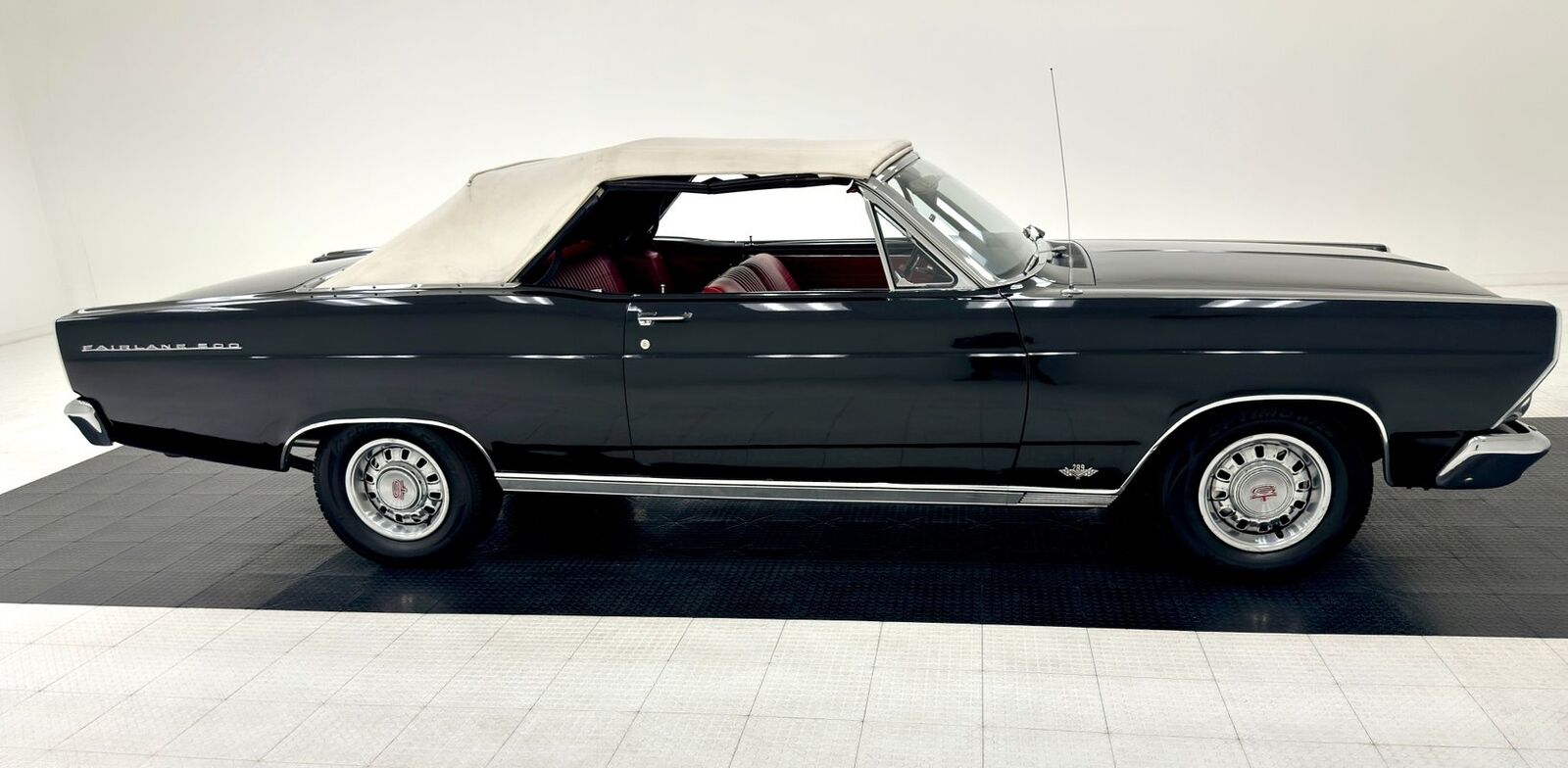 Ford-Fairlane-Cabriolet-1966-8