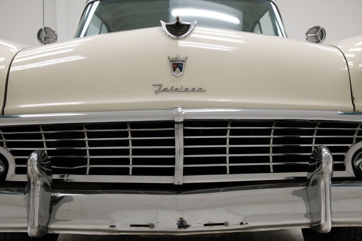 Ford-Fairlane-Fordor-Berline-1956-7