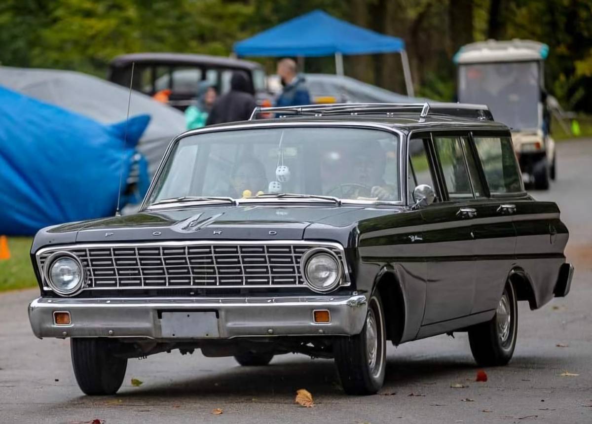 Ford-Falcon-wagon-1964-5