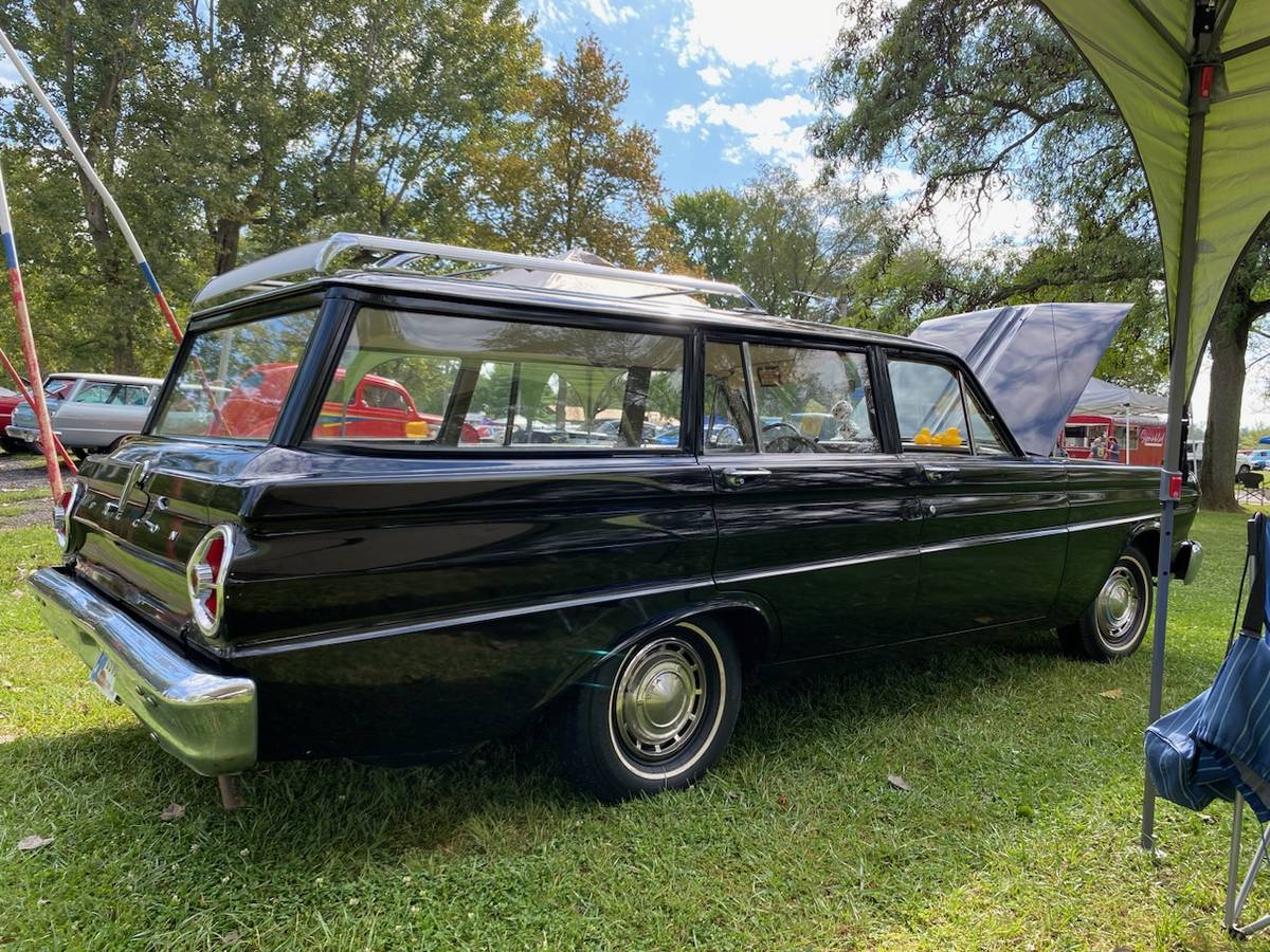 Ford-Falcon-wagon-1964