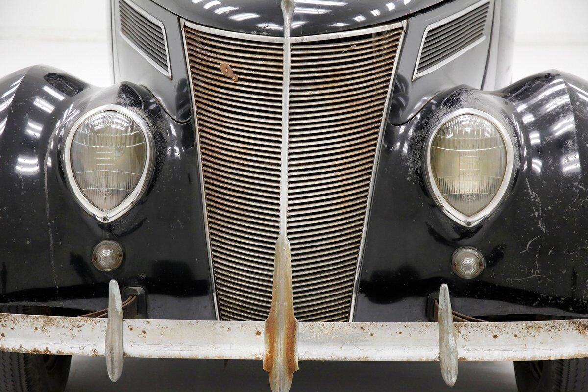 Ford-Fordor-Berline-1937-11