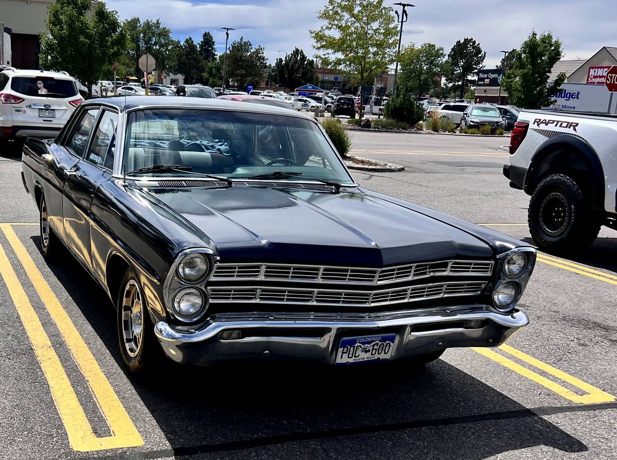 Ford-Galaxie-1967-1