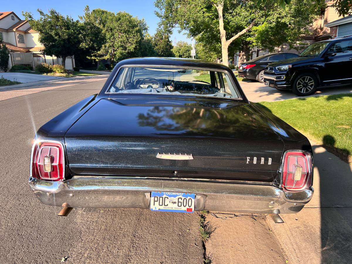 Ford-Galaxie-1967-10