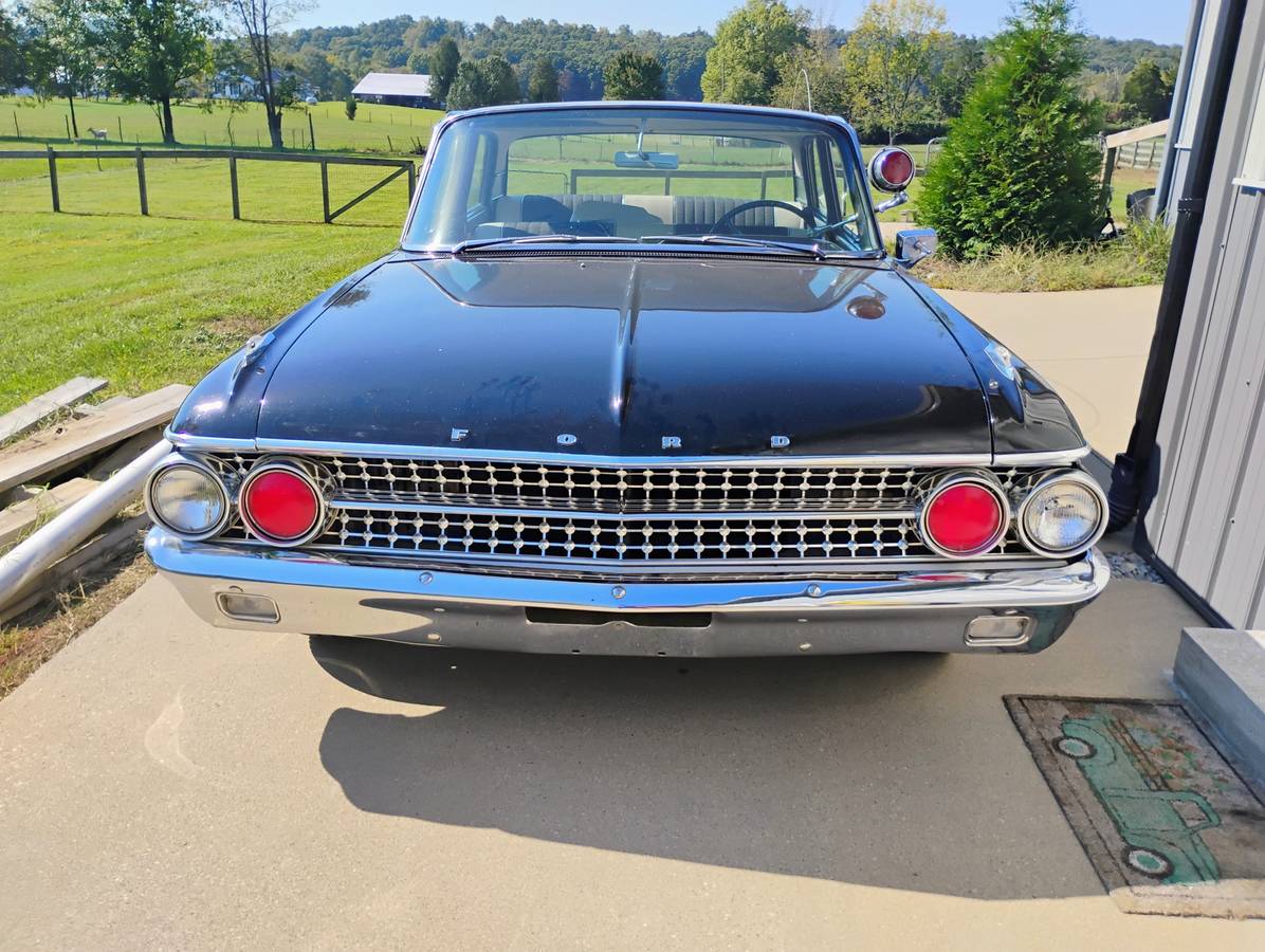 Ford-Galaxie-500-1961-1