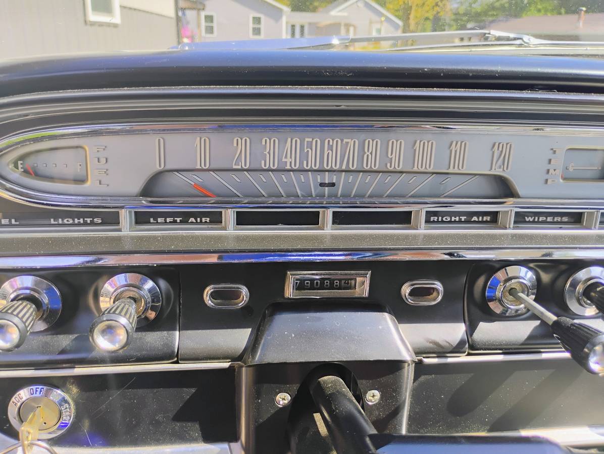 Ford-Galaxie-500-1961-10