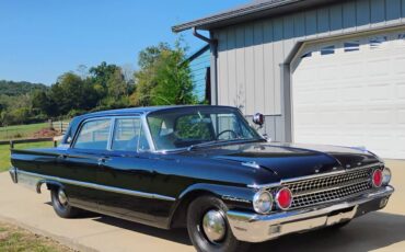 Ford-Galaxie-500-1961