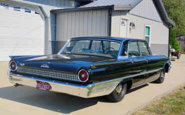 Ford-Galaxie-500-1961-6