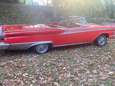 Ford-Galaxie-500-skyliner-1959-1