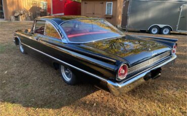 Ford-Galaxie-Coupe-1961-2