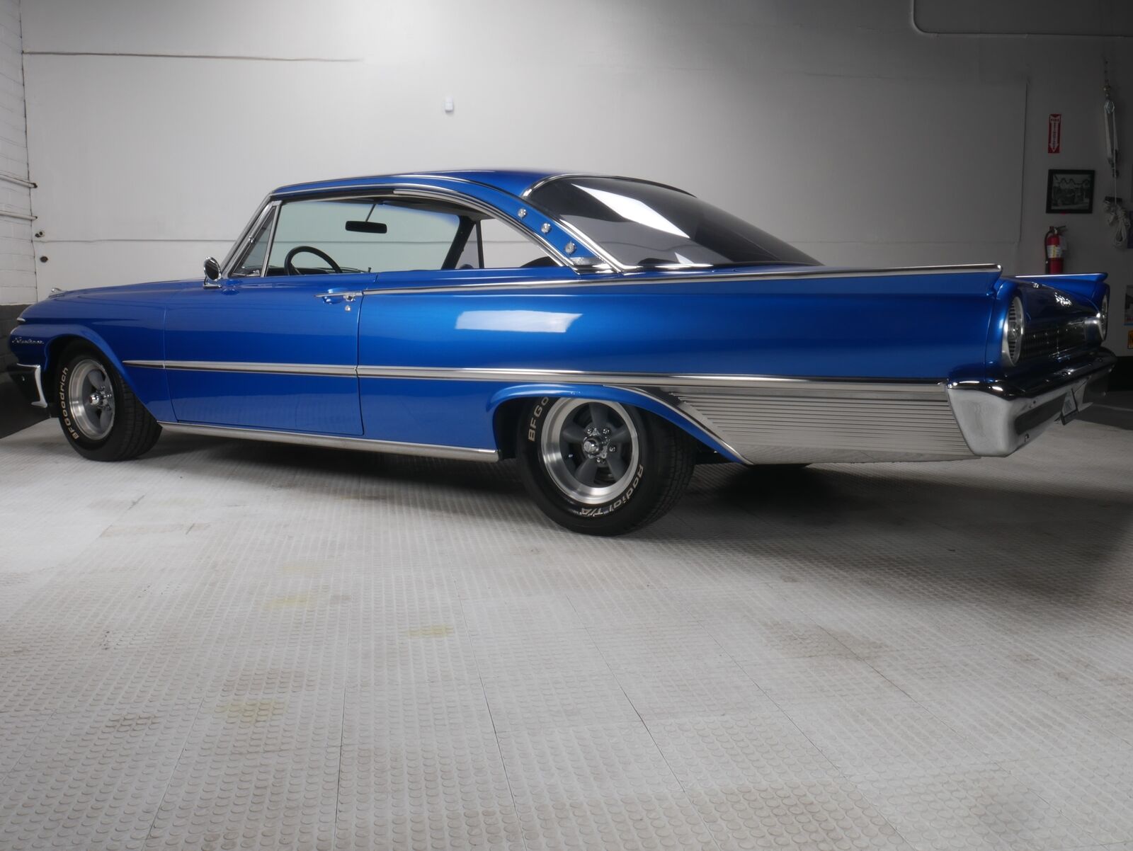 Ford-Galaxie-Starliner-Coupe-1961-10