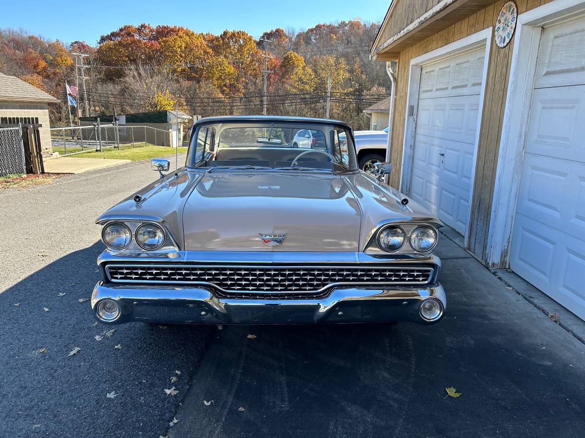 Ford-Galaxy-500-1959