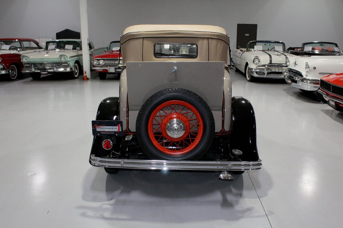 Ford-Model-18-Coupe-1932-17