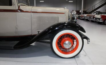 Ford-Model-18-Coupe-1932-26