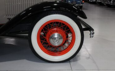 Ford-Model-18-Coupe-1932-27