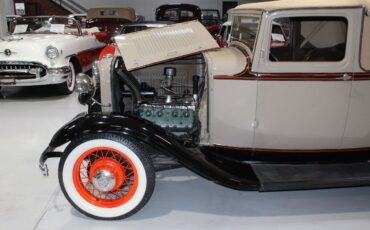 Ford-Model-18-Coupe-1932-31