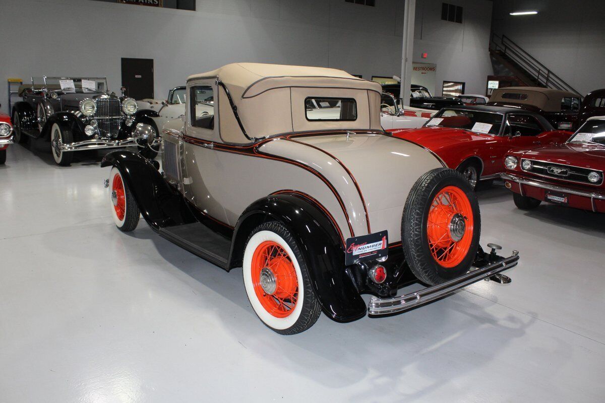 Ford-Model-18-Coupe-1932-38