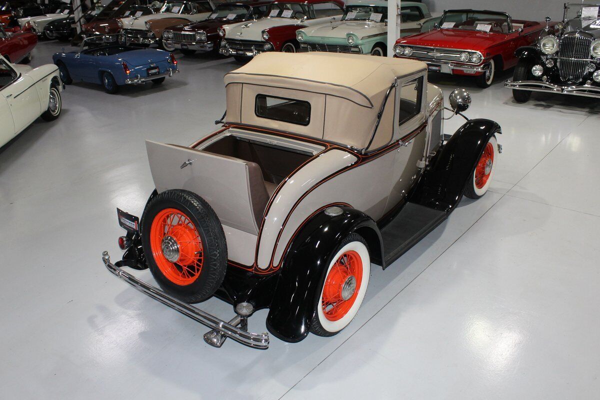 Ford-Model-18-Coupe-1932-8