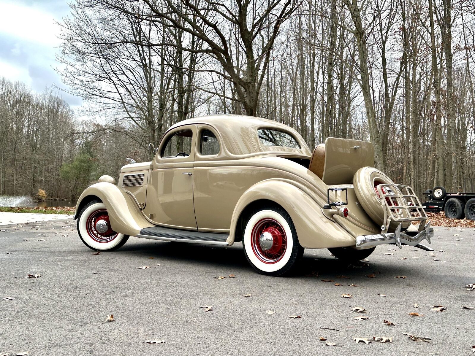 Ford-Model-48-Deluxe-1935-1