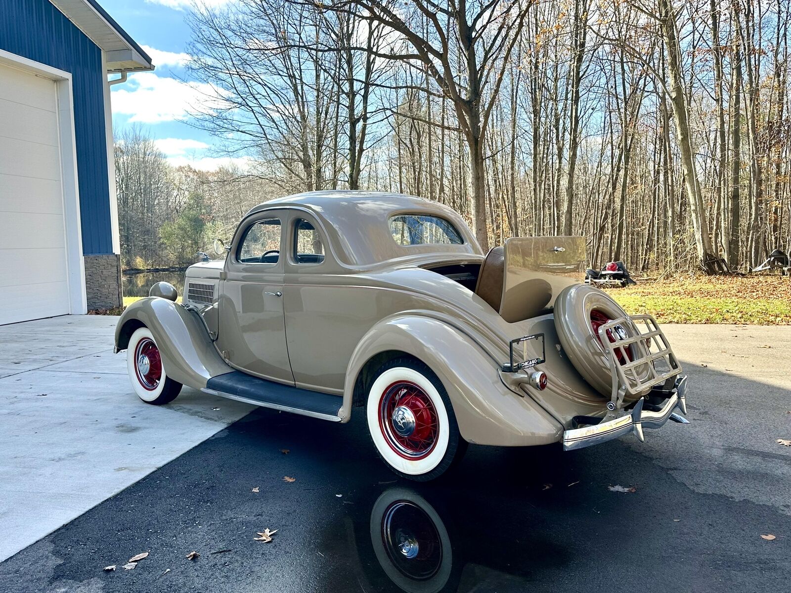 Ford-Model-48-Deluxe-1935-11