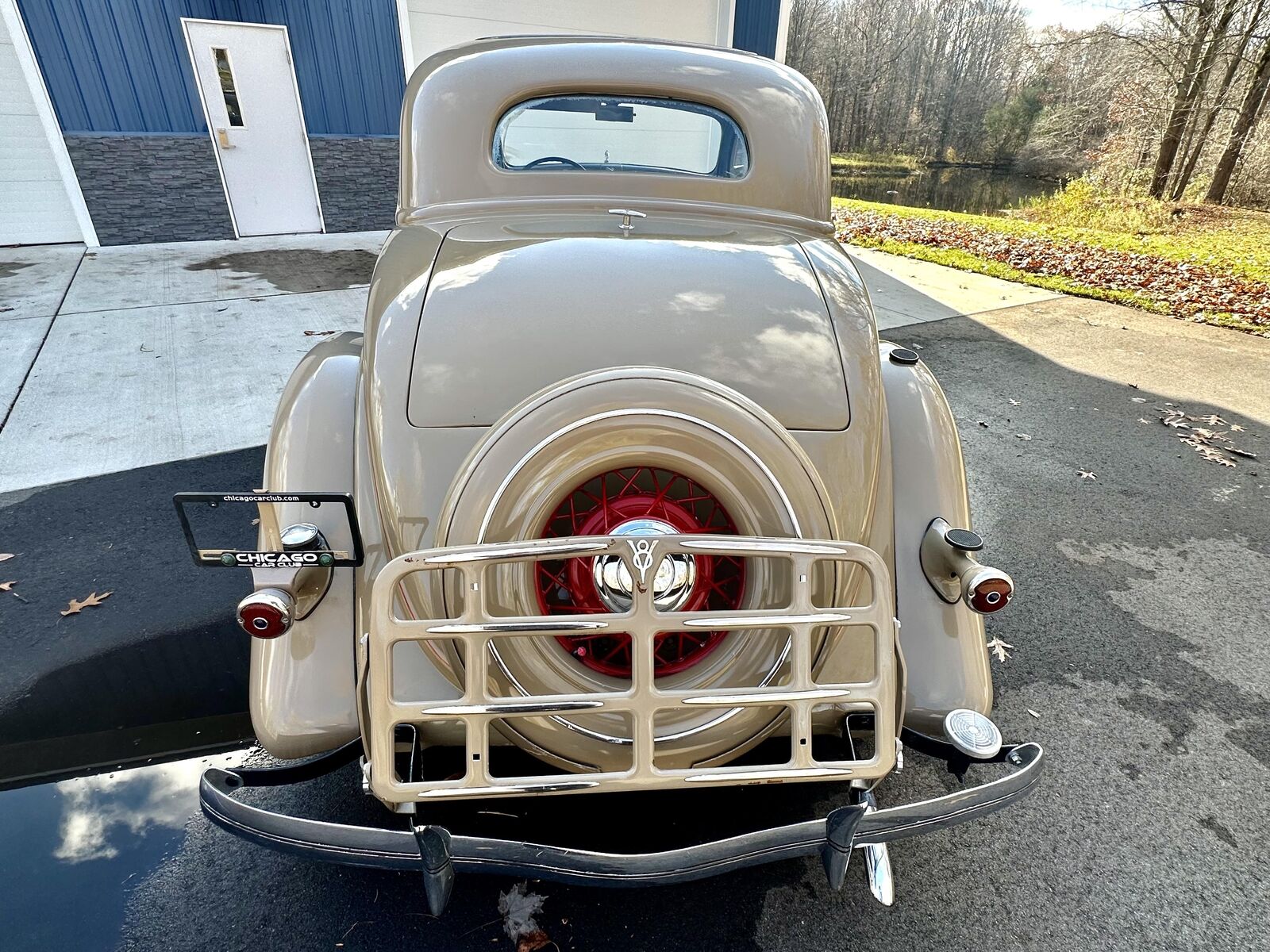 Ford-Model-48-Deluxe-1935-12