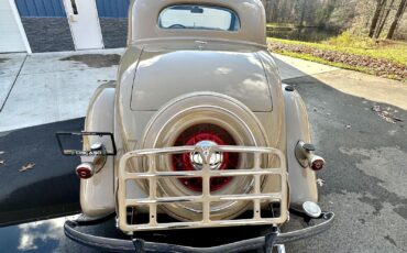 Ford-Model-48-Deluxe-1935-12