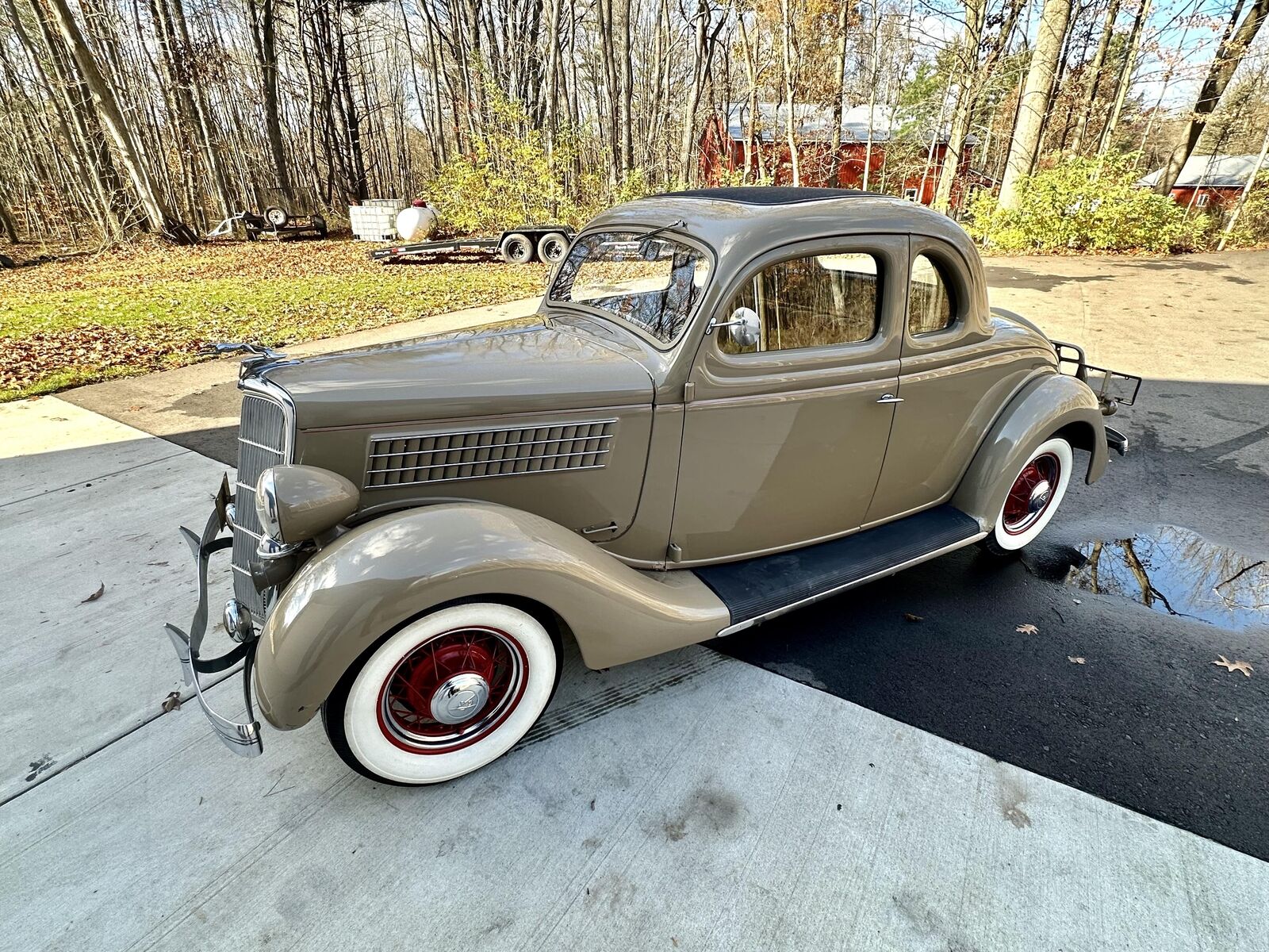 Ford-Model-48-Deluxe-1935-13