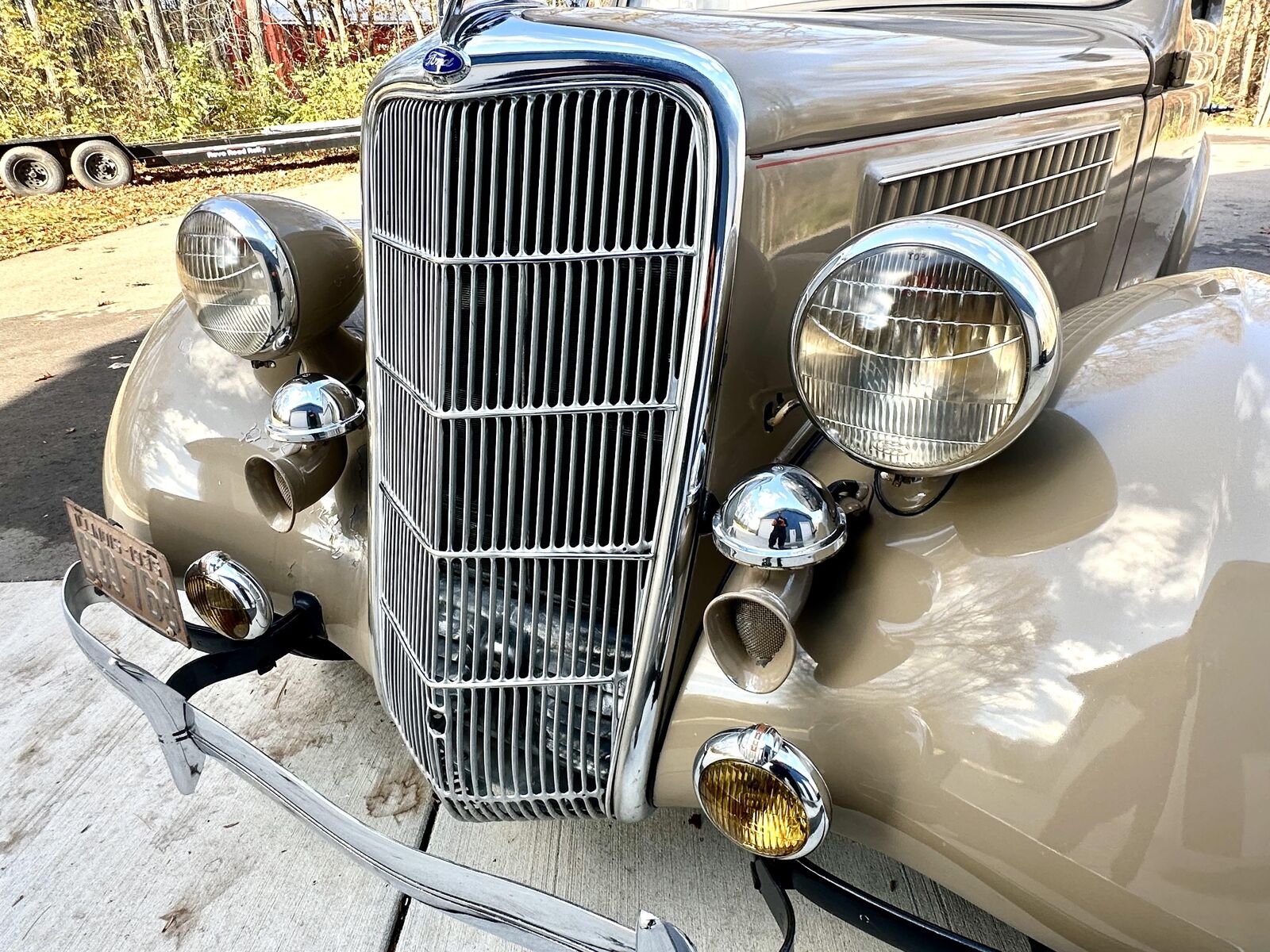 Ford-Model-48-Deluxe-1935-20