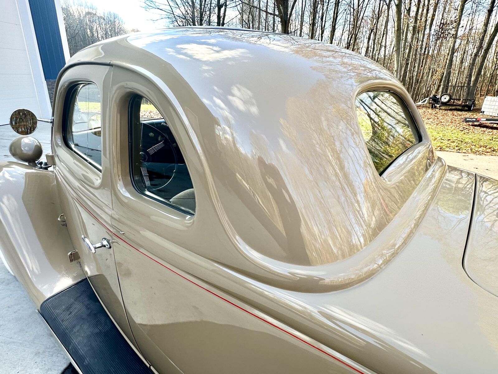 Ford-Model-48-Deluxe-1935-30