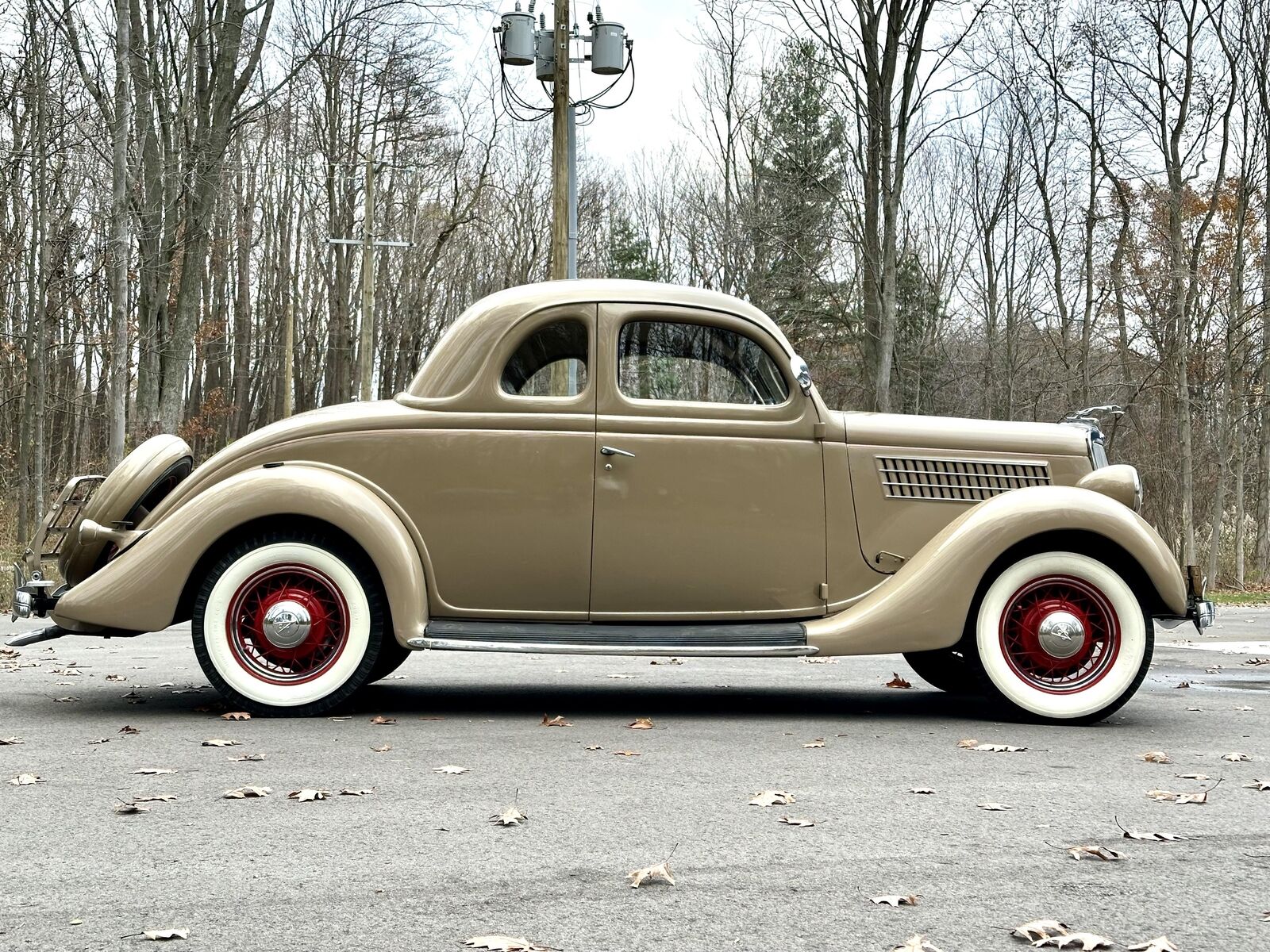 Ford-Model-48-Deluxe-1935-5