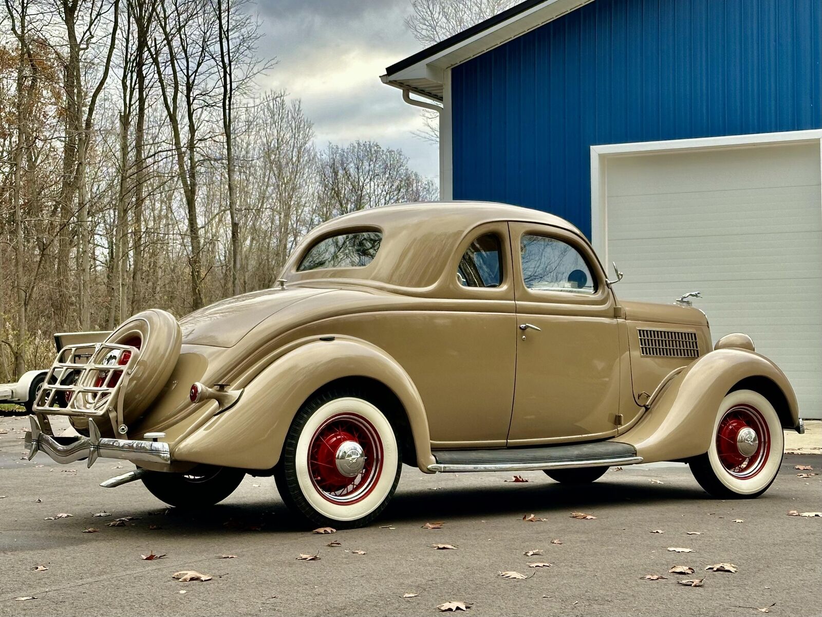 Ford-Model-48-Deluxe-1935-7