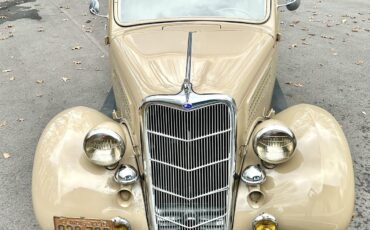 Ford-Model-48-Deluxe-1935-9