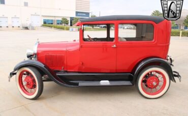 Ford-Model-A-1928-3