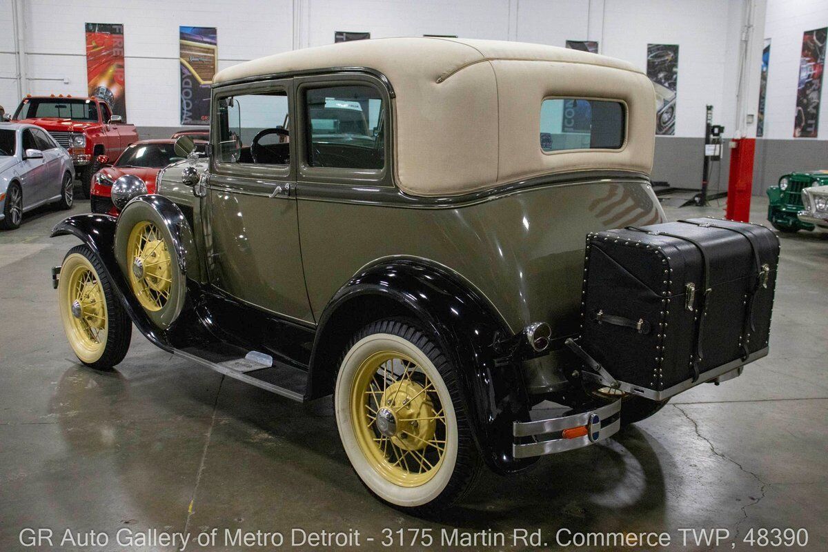 Ford-Model-A-1931-3