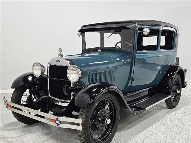 Ford-Model-A-Berline-1929-2