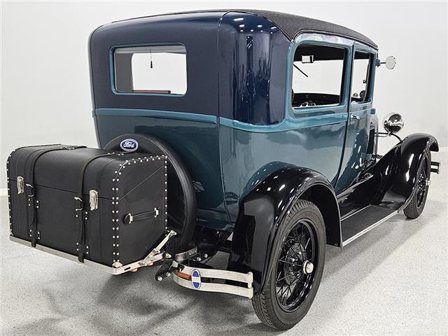 Ford-Model-A-Berline-1929-4