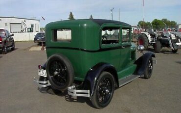 Ford-Model-A-Berline-1929-5