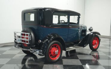 Ford-Model-A-Berline-1930-11