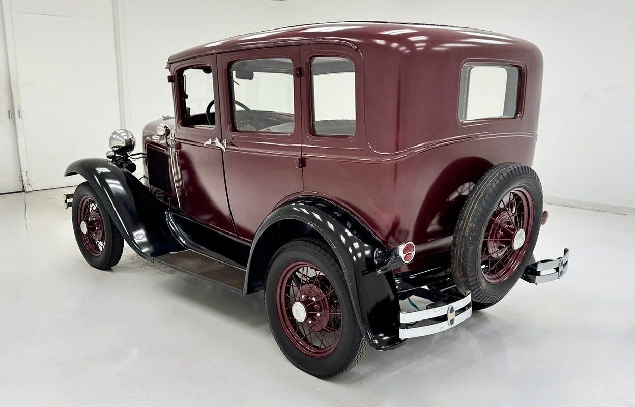 Ford-Model-A-Berline-1930-2