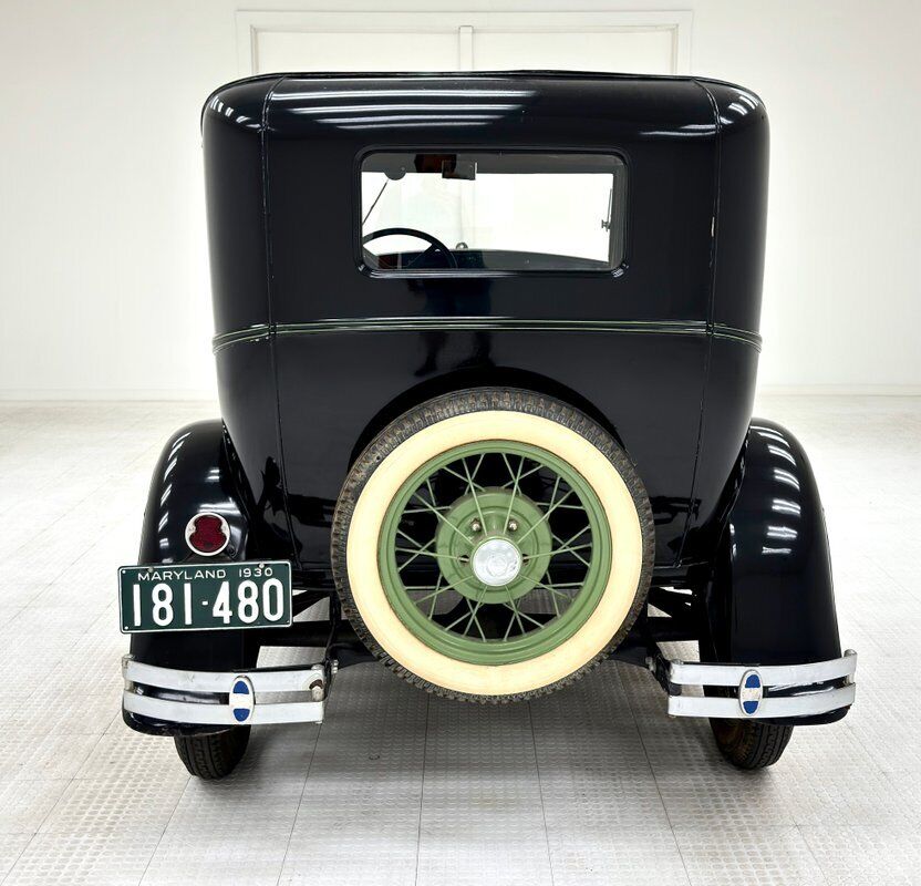 Ford-Model-A-Berline-1930-3