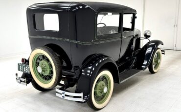 Ford-Model-A-Berline-1930-4