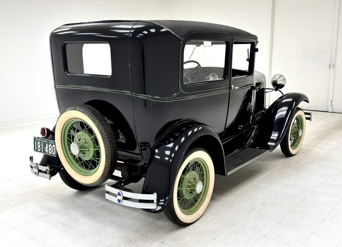 Ford-Model-A-Berline-1930-4