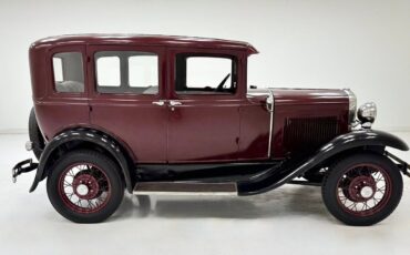 Ford-Model-A-Berline-1930-5