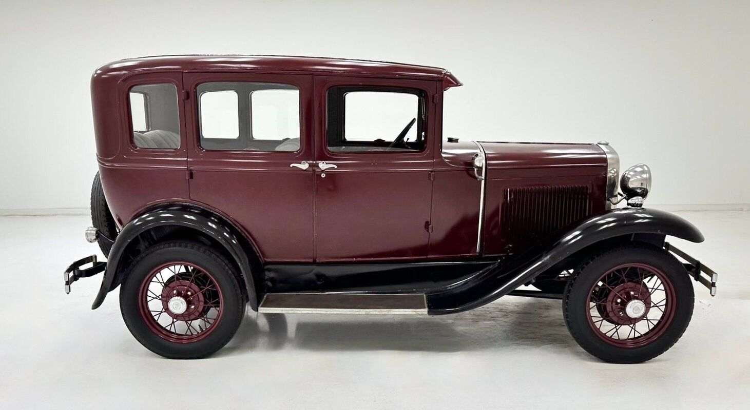 Ford-Model-A-Berline-1930-5