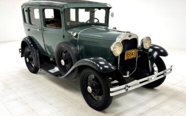 Ford-Model-A-Berline-1930-6