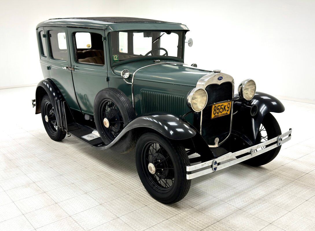 Ford-Model-A-Berline-1930-6