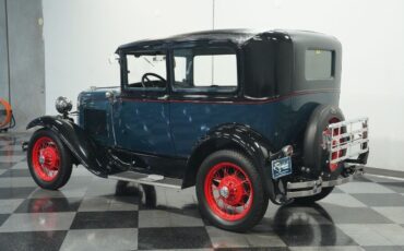 Ford-Model-A-Berline-1930-7